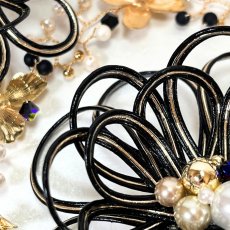 画像8: 7-8【水引の花】ダリア(黒)＋ゴールドワイヤーアクセサリ (8)