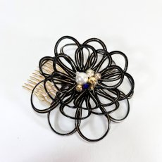 画像6: 7-8【水引の花】ダリア(黒)＋ゴールドワイヤーアクセサリ (6)