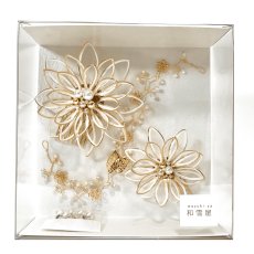 画像8: 7-10【水引の花】ダリア 剣先（白）＋ ゴールドワイヤーアクセサリ (8)